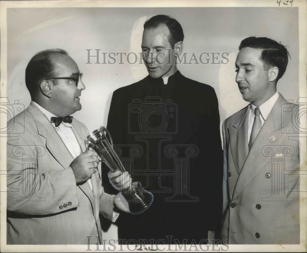 1952 Press Photo Rev. P. Donnelly Presents Kendall Cram Cup to Henry Asher Jr. - Historic Images