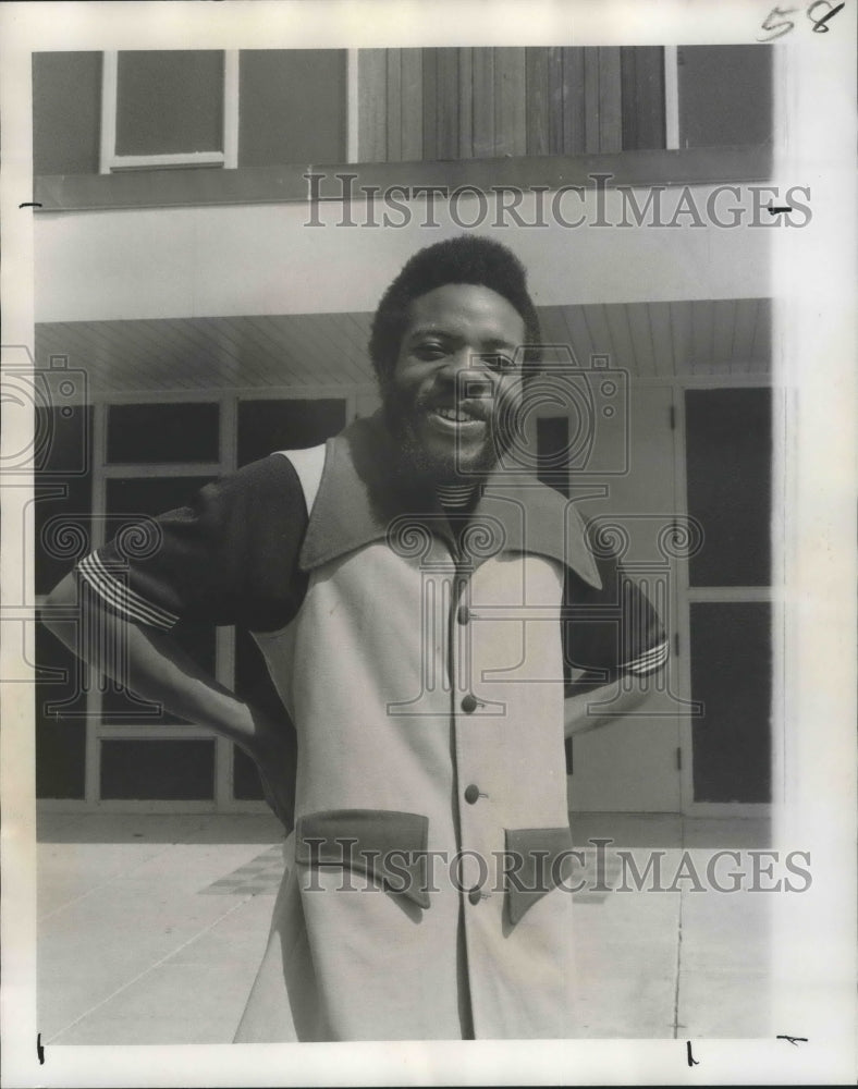 1975 Press Photo Caritas Organization, Inc. - Christopher Asava - Historic Images