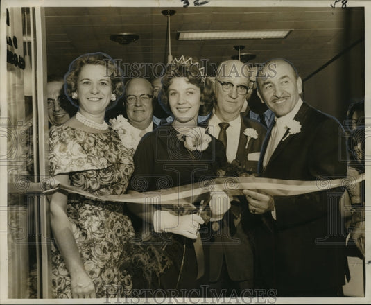 1960 American General Savings and Loan Association - Opening Day - Historic Images