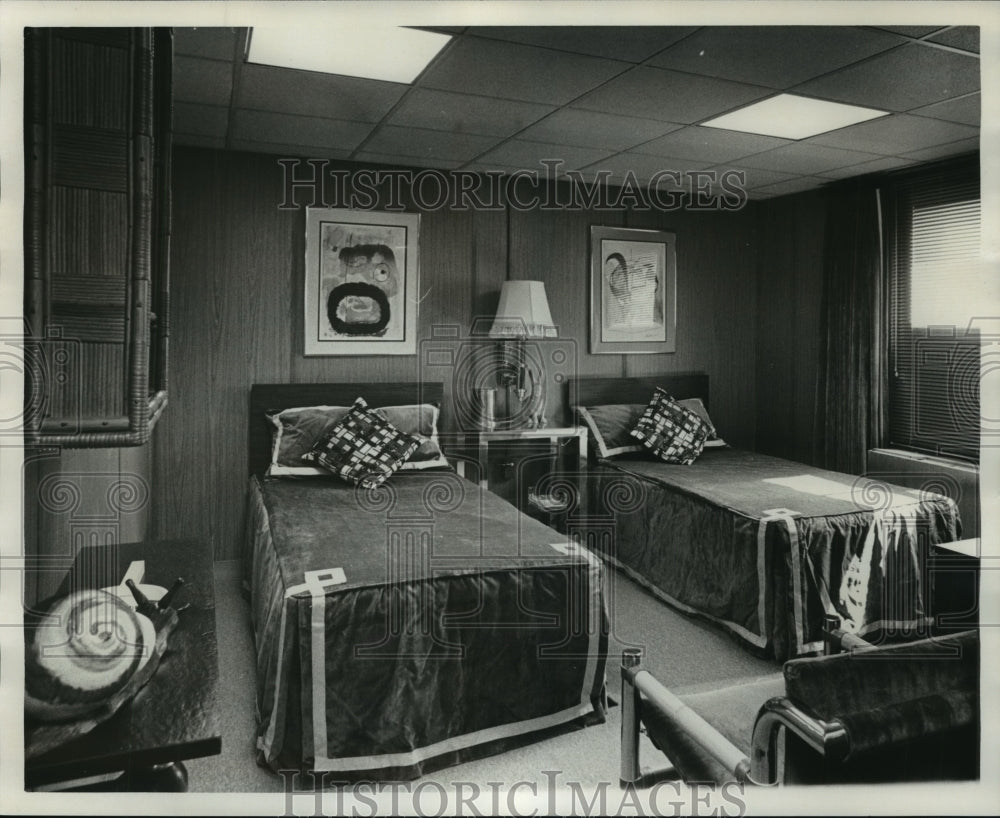 1975 Press Photo Bedroom on the Argonaut, Mississippi River Towboat - Historic Images