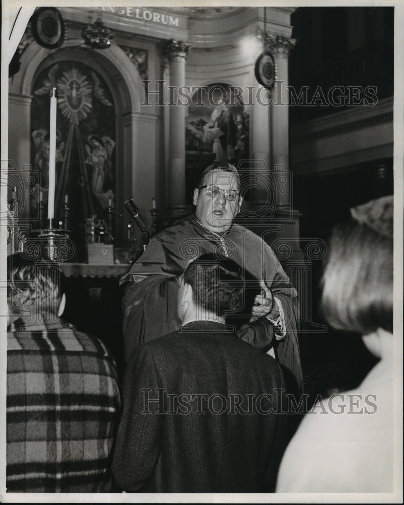 1964 Press Photo New Orleans - Scene on Ash Wednesday at St. Louis Cathedral - Historic Images