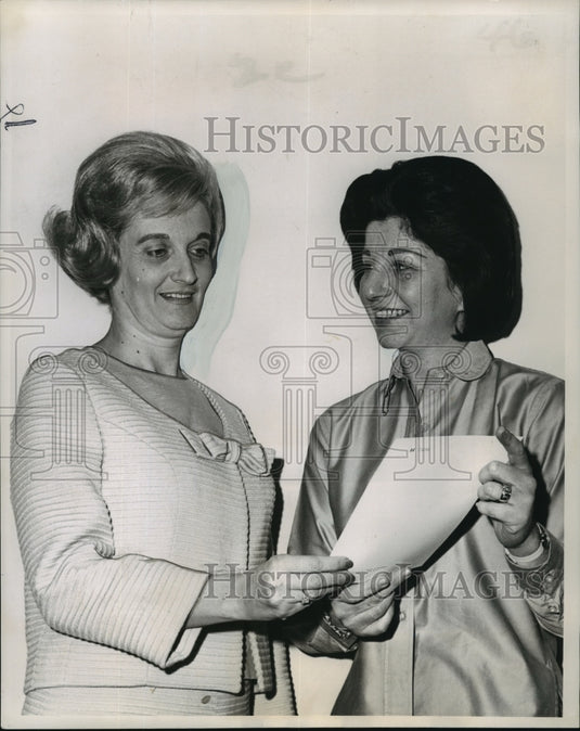 1965 Press Photo Hadassah - Mrs. Sol Herzog, Mrs. Bernard Aronson, Tu B'Shvat - Historic Images