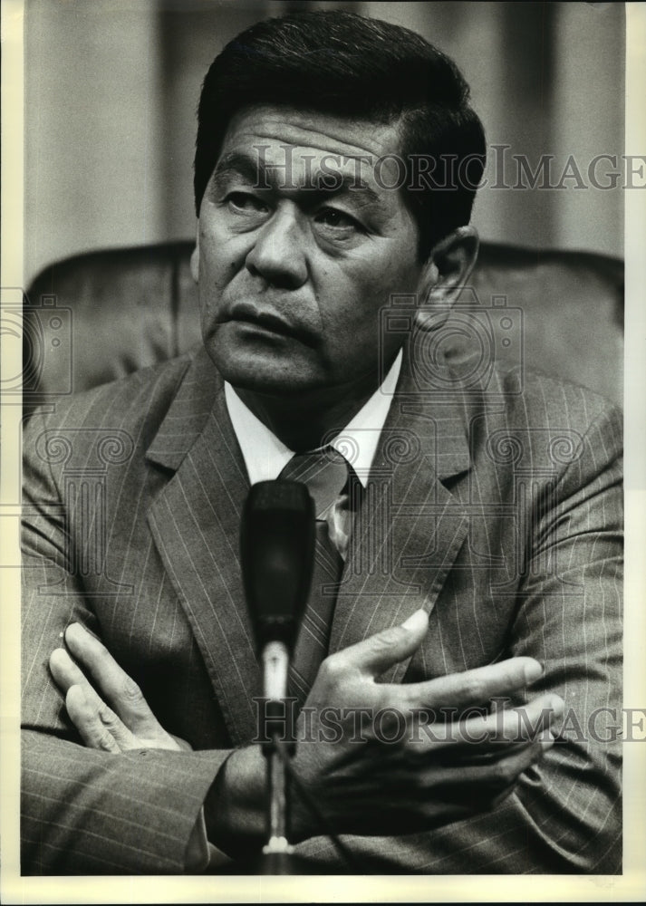 1984 Press Photo Governor George R. Ariyoshi at Press Conference in Honolulu - Historic Images