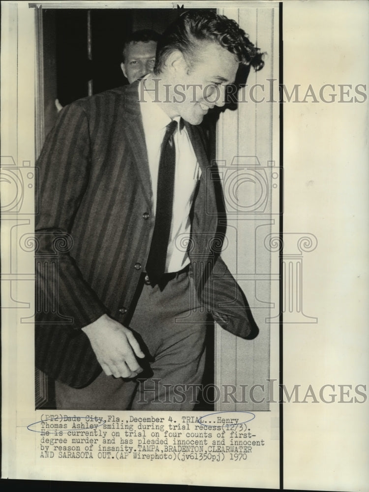 1970 Press Photo Henry Thomas Ashley Smiles at Court Recess During Murder Trial - Historic Images