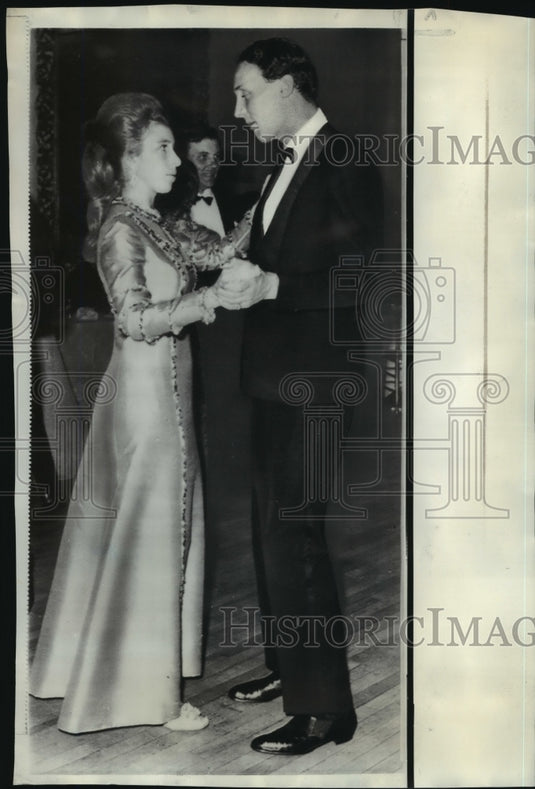 1970 Press Photo Royal Family - Princess Anne and Lieutenant Nicholas Gardener - Historic Images