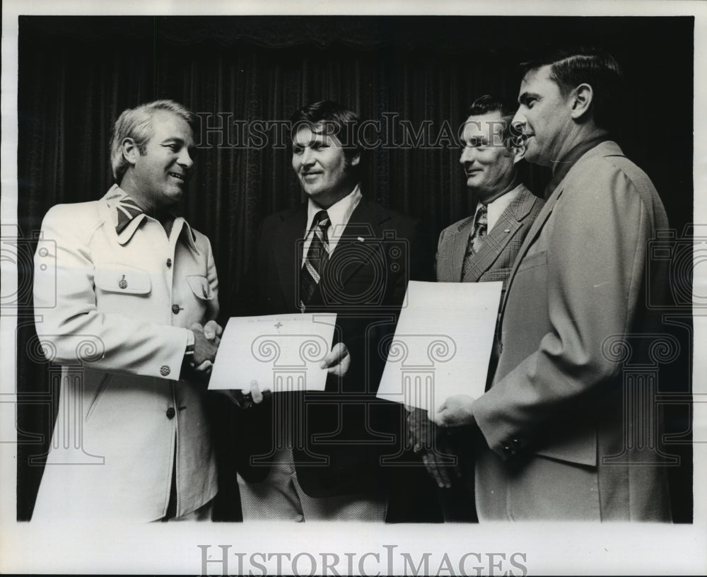 1975 Press Photo Red Cross Awards - Luther Bankston, Tom Scoggin, Walter Pond - Historic Images