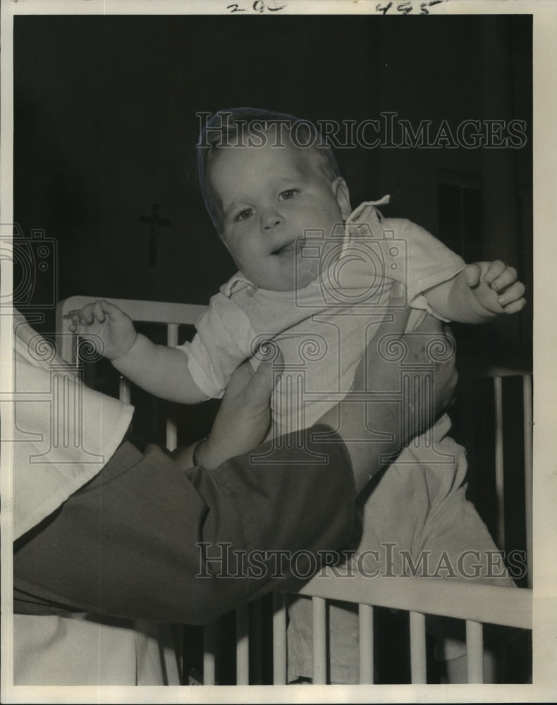 1973 Press Photo St. Vincent de Paul Infant and Maternity Home - Abandoned Baby - Historic Images