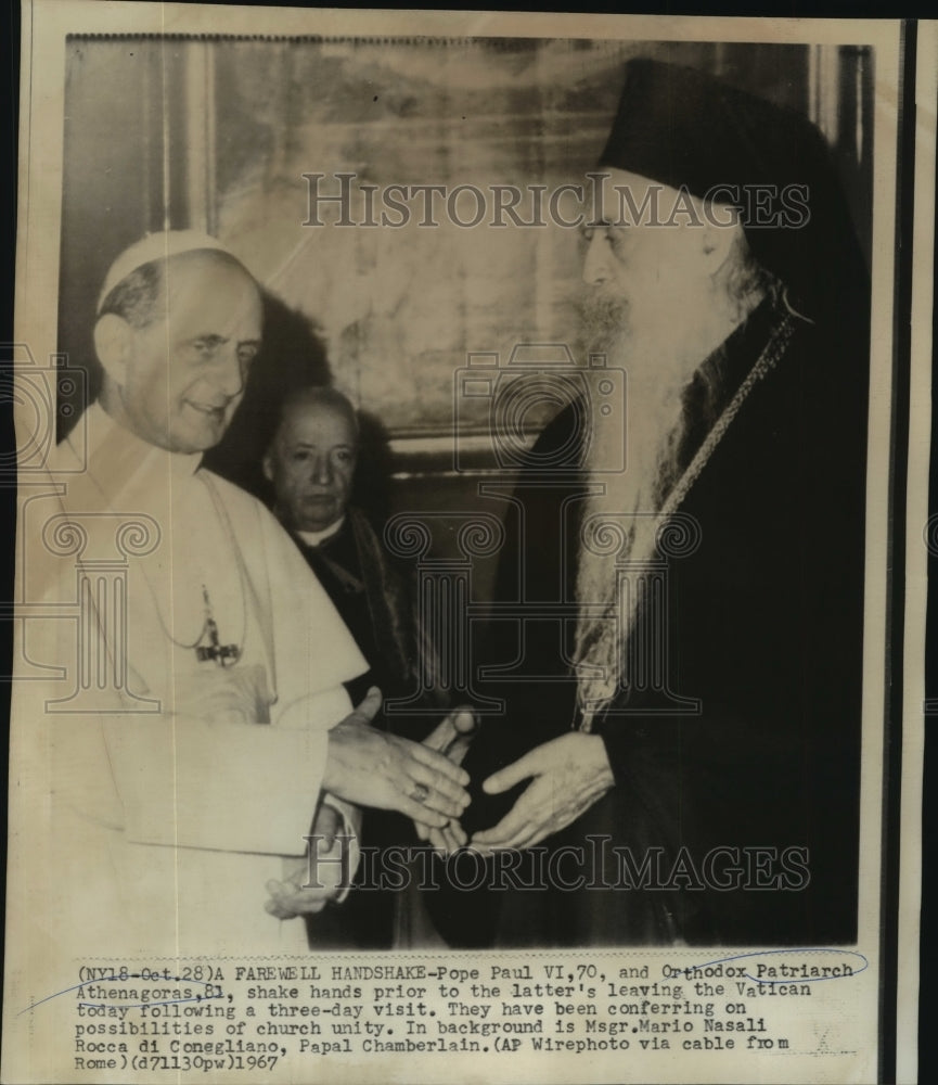 1967 Press Photo Pope Paul VI and Orthodox patriarch Athenagoras Shake Hands - Historic Images