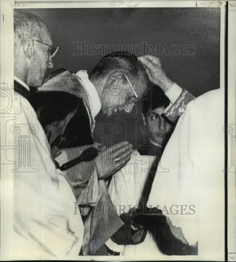 1973 Press Photo Pope Paul VI Receives Ashes on Ash Wednesday in Rome - Historic Images