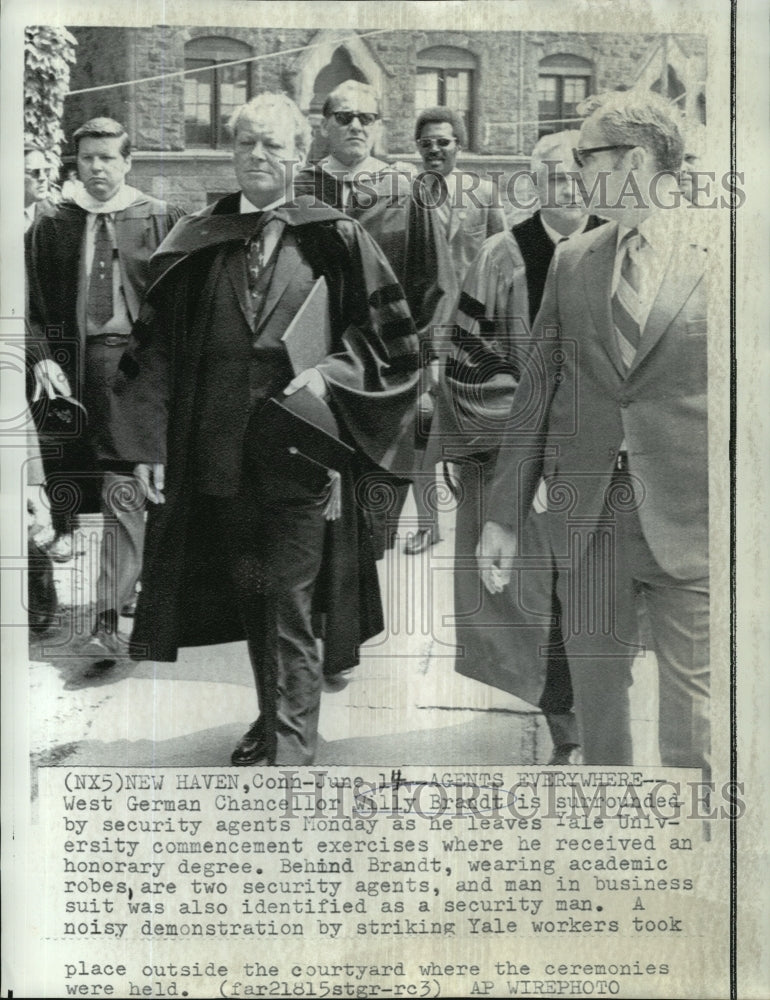 1971 Press Photo West German Chancellor Willy Brandt Leaving Yale University - Historic Images