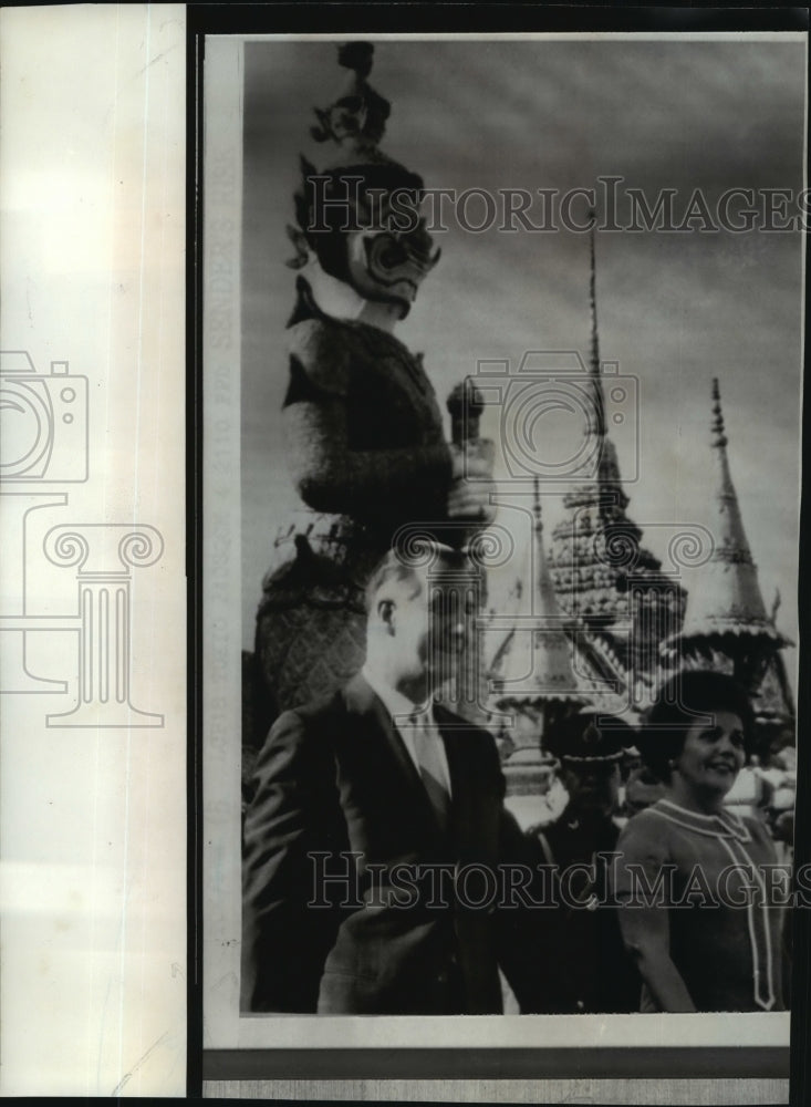 1970 Press Photo Vice President Spiro Agnew and Wife at Bangkok Grand Palace - Historic Images