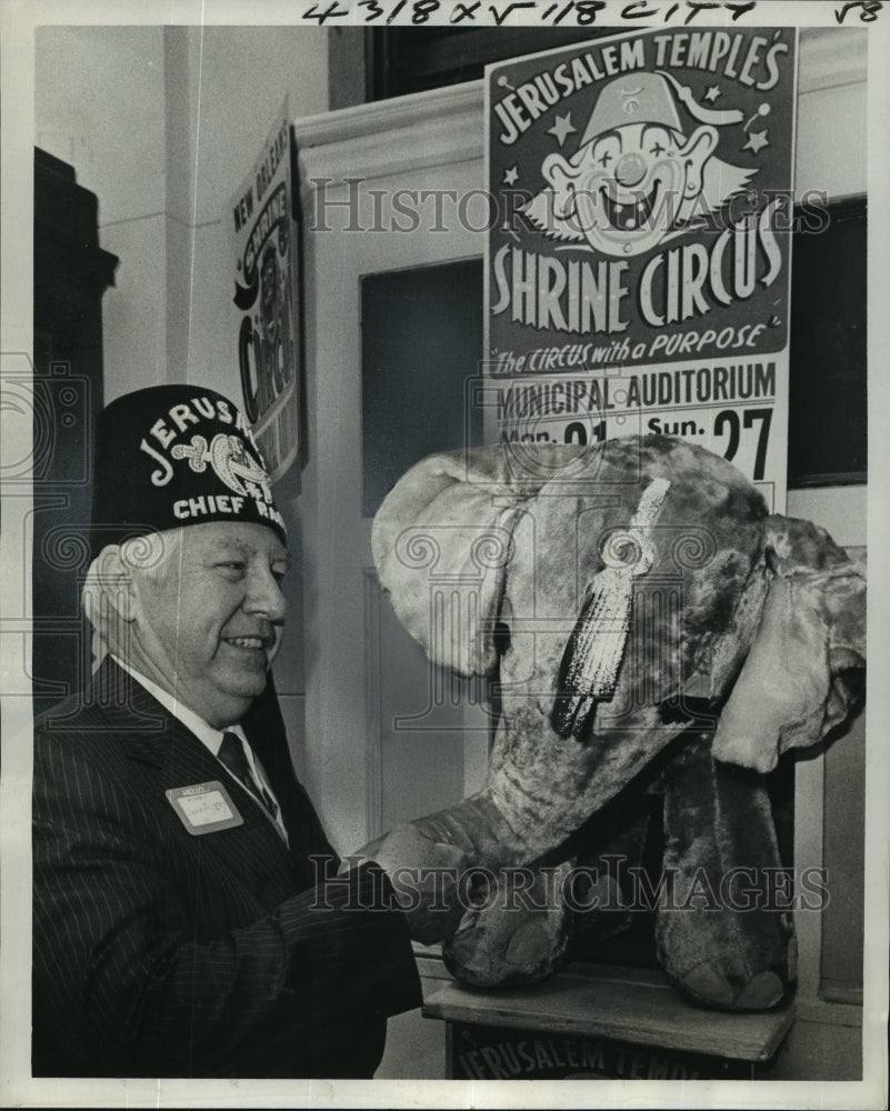 1977 Press Photo Jerusalem Temple Shrine Circus - John J. Avery, Benefit Circus - Historic Images