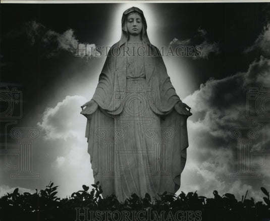 1977 Press Photo Ave Maria Retreat House Statue - Historic Images