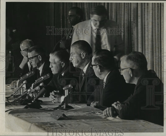 1969 Press Photo Spiro T. Agnew Visits Gulf Coast - Historic Images