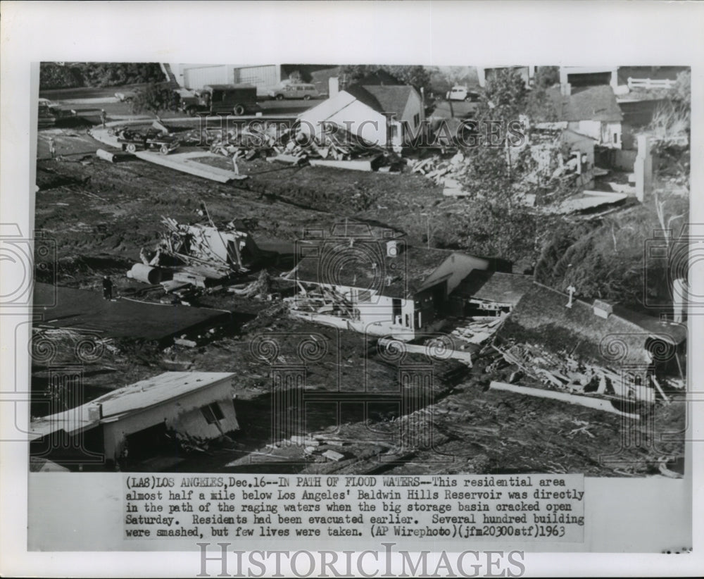 1963 Press Photo Residential Area Affected By Break in LA Baldwin Hill Reservoir-Historic Images