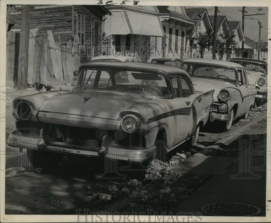 New Orleans - Litter Piles up at Cars at Washington & South Prieur - Historic Images