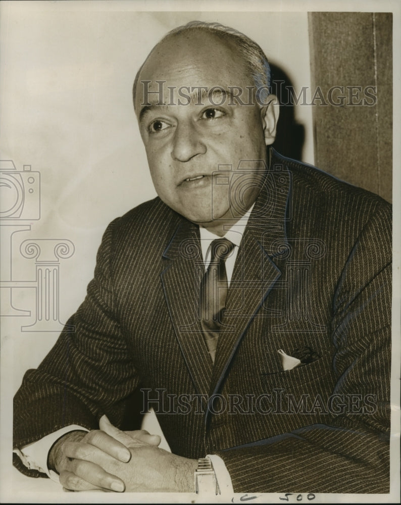 1967 Dr. Purnendu Kumar Banerjee, Indian Embassy, Washington - Historic Images