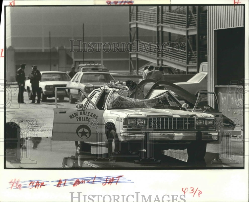 1985 Press Photo Auto Accident-Beam From World&#39;s Fair Site on Police Car - Historic Images