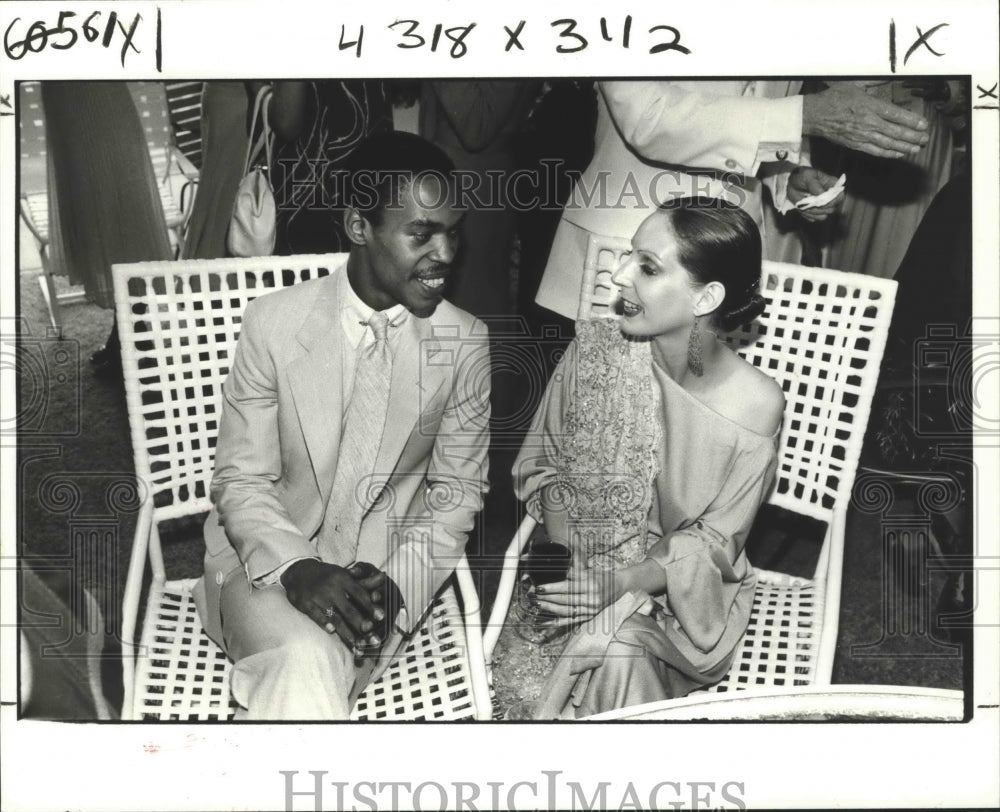 1980 Press Photo Stuart and Adriann Barnes at Event - Historic Images