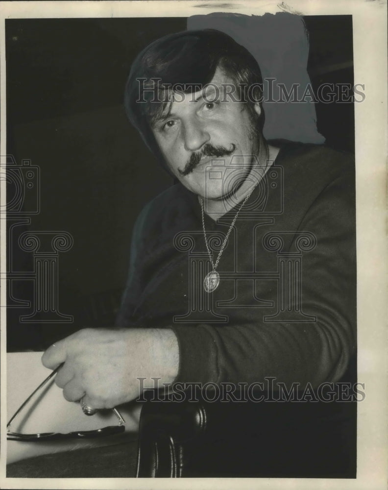 1972 Press Photo Attorney Mike J. Balen of Mandeville, Louisiana - Historic Images