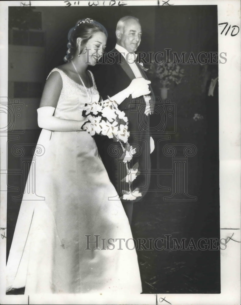 1970 Press Photo Arthemise Bouligny Baldwin and Father Gustave Bouligny Baldwin - Historic Images