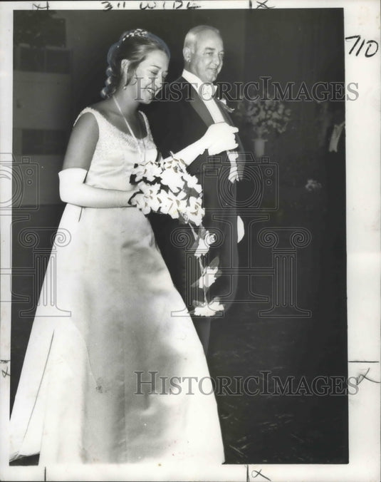 1970 Press Photo Arthemise Bouligny Baldwin and Father Gustave Bouligny Baldwin - Historic Images