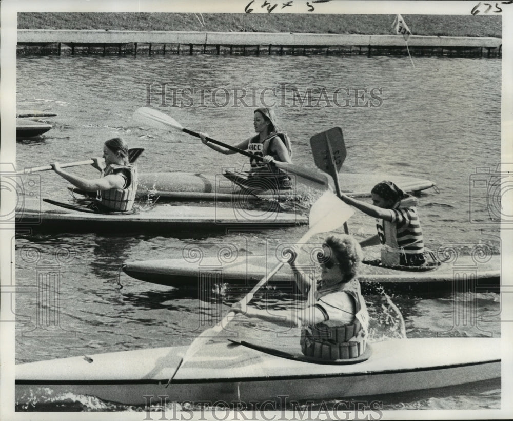 1975 Press Photo Bayou Haystackers Canoe and Kayak Club - Bayou St. John Race - Historic Images