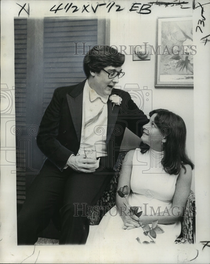 1975 Press Photo Bachelor Stephen Bartlett and Debutante Elizabeth Page - Historic Images