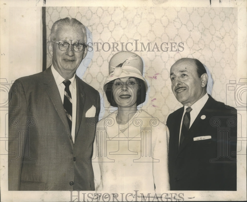 1965 Press Photo Tourism boosters at opening of tourist relations at Jung Hotel-Historic Images