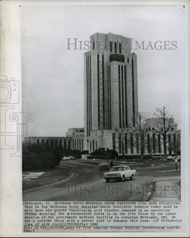 1965 Press Photo Exterior of Bethesda Naval Hospital in Bethesda Maryland - Historic Images
