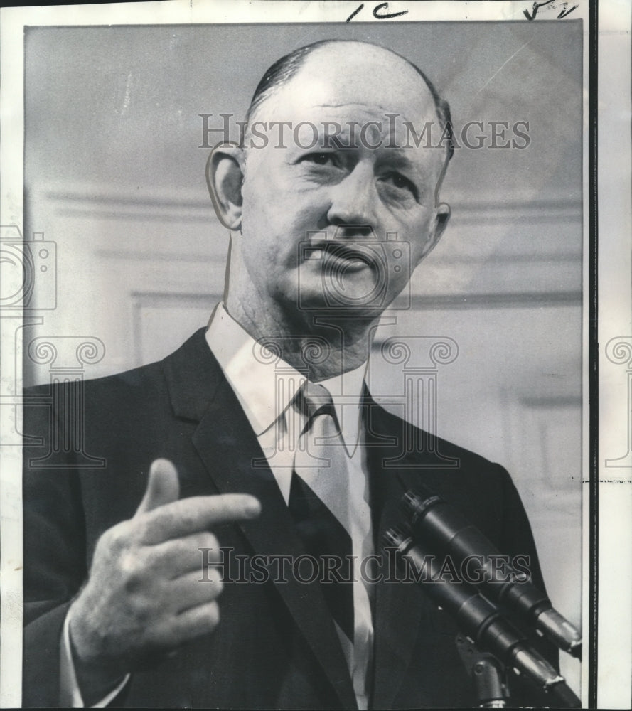 1969 Press Photo Postmaster General Winton Blount discusses proposed legislation- Historic Images