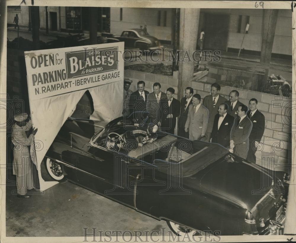 1950 Press Photo Gloria Fornof and Jean duVernay opening Blaise Parking service - Historic Images