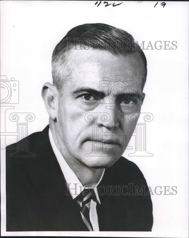 1969 Press Photo Alton Blakeslee, science reporter for Associated Press. - Historic Images