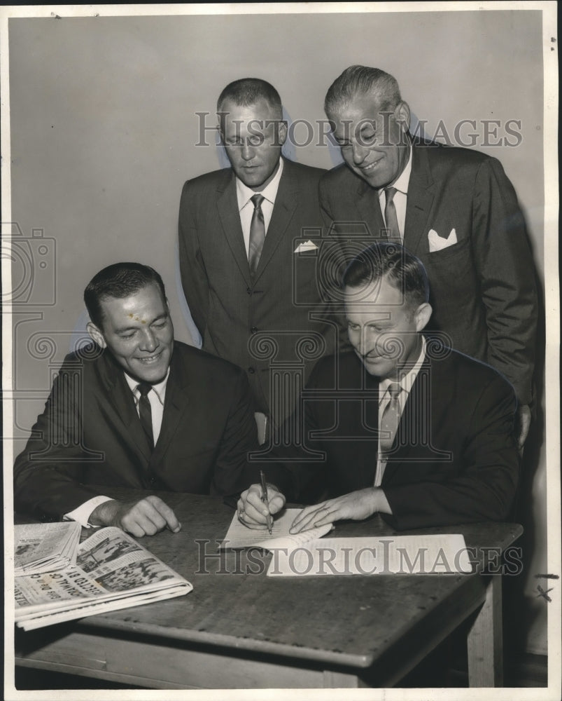 1964 Press Photo Times-Picayune and auto dealers sign for New Orleans auto show-Historic Images