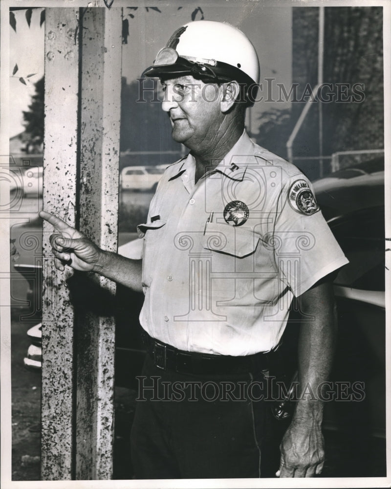 1964 Patrolman Victor Bordeaux shot at near Commerce Loan Co. - Historic Images