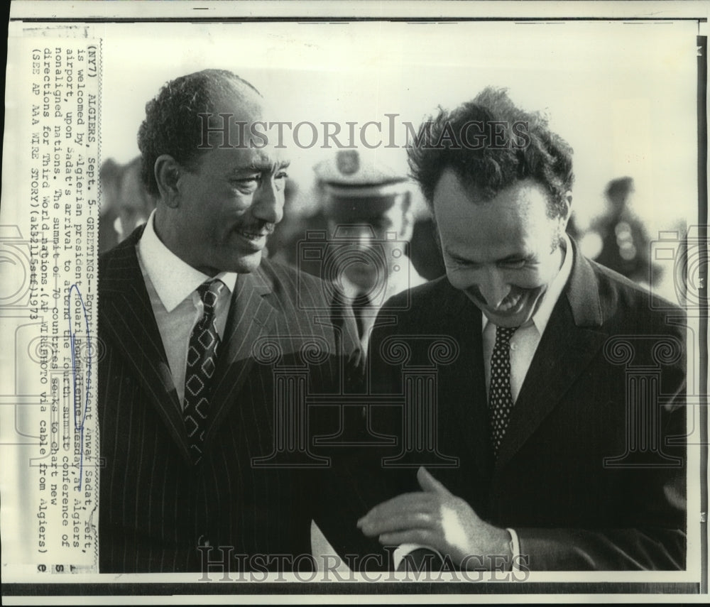 1973 Press Photo Egyptian president Sadat welcomed by Algiers Houari Boumedienne-Historic Images