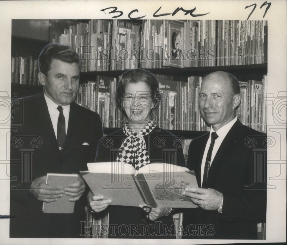 1968 Charles Breaux and company at Assumption library dedication - Historic Images