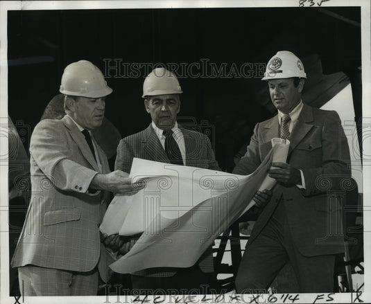 1974 Tidewater Marine officials study plans to build 10 vessels - Historic Images
