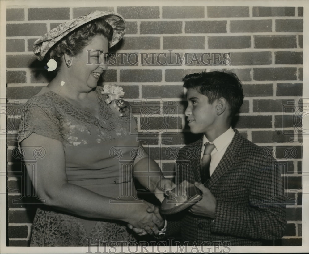 1961 Press Photo Mrs. Harold L. Buckley and Emile Meyer at Airline Park Event- Historic Images