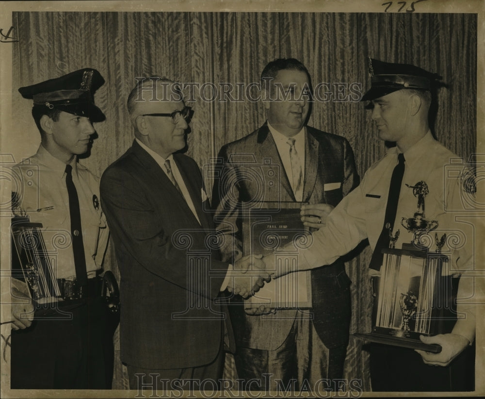 1963 Press Photo Trophy winners at police graduation exercises in New Orleans-Historic Images