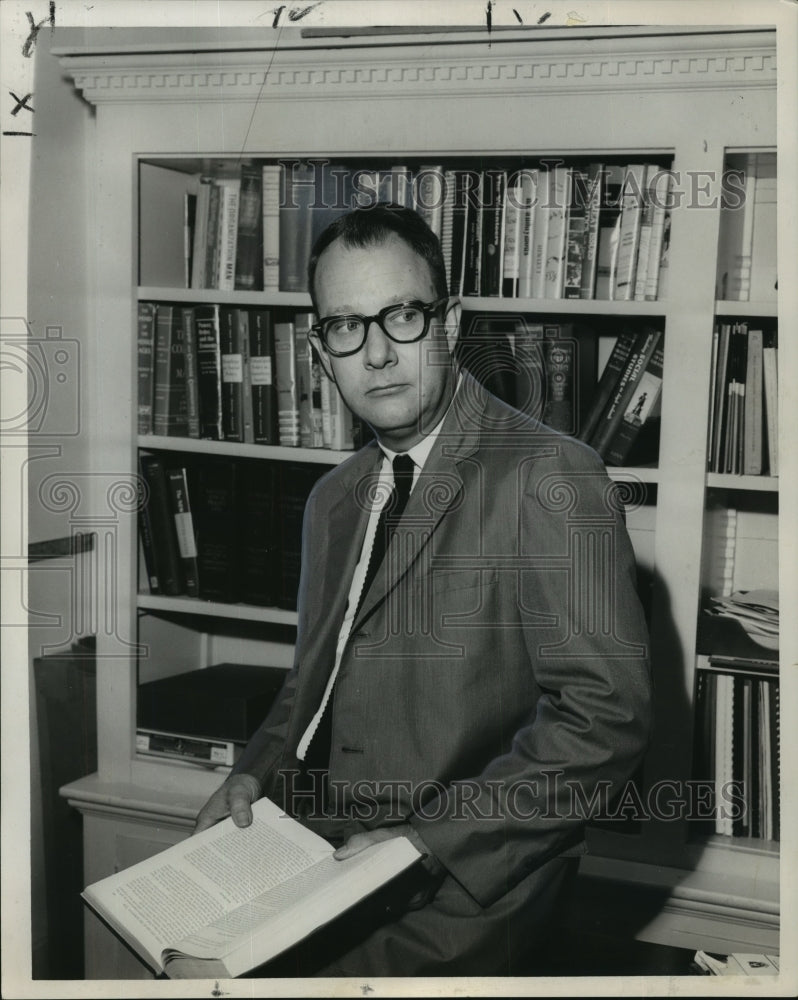 1960 Dr. W. Burlie Brown in Library - Historic Images