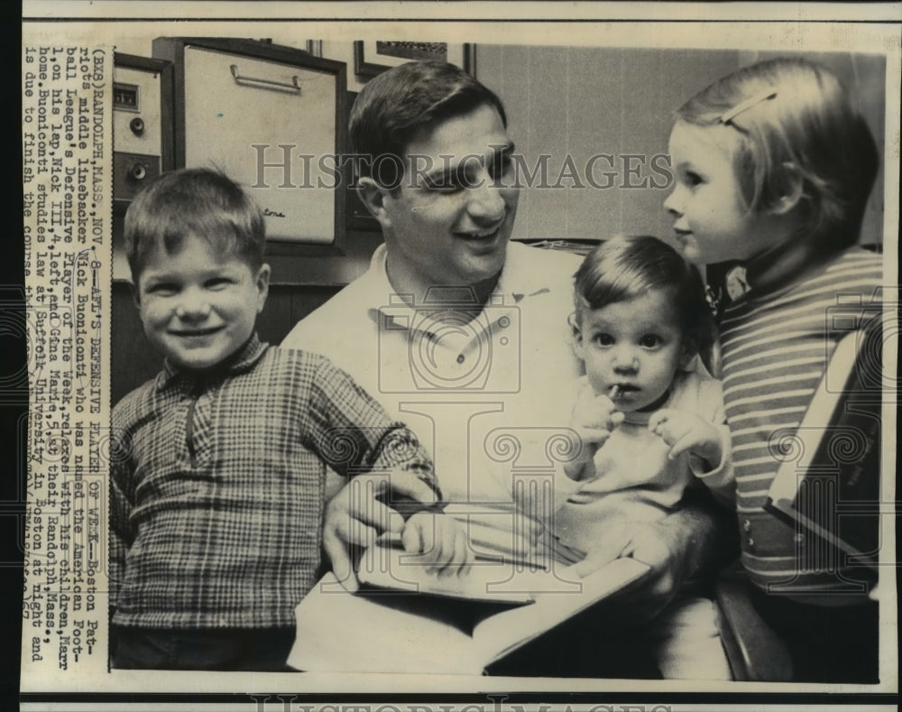 1967 Press Photo Boston&#39;s linebacker, Nick Buoniconti named player of the week - Historic Images