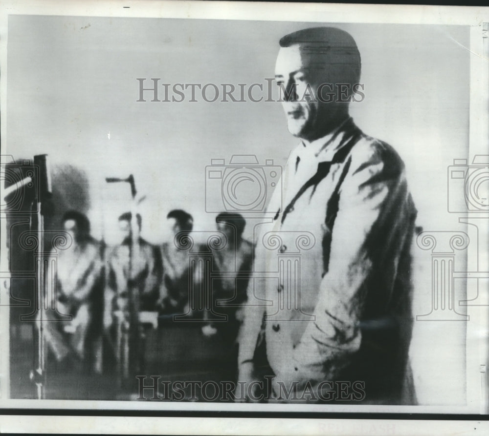 1968 Press Photo Lloyd Bucher supposedly at press conference in Pyongyang - Historic Images