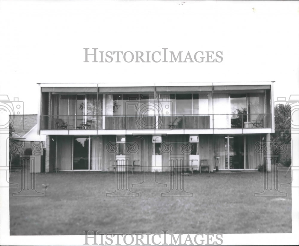 1961 Backyard view of Dr. Louis Cabitan home, 5730 Bancroft Drive - Historic Images