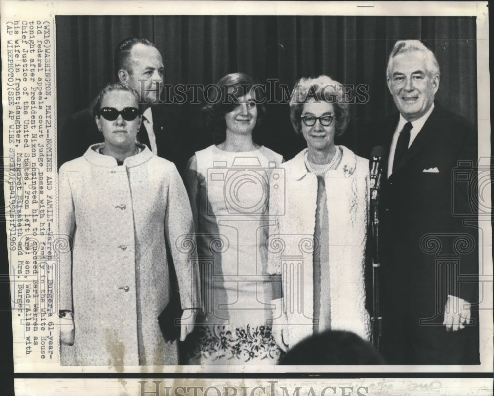 1969 US Chief Justice Judge Warren E. Burger poses with his family - Historic Images