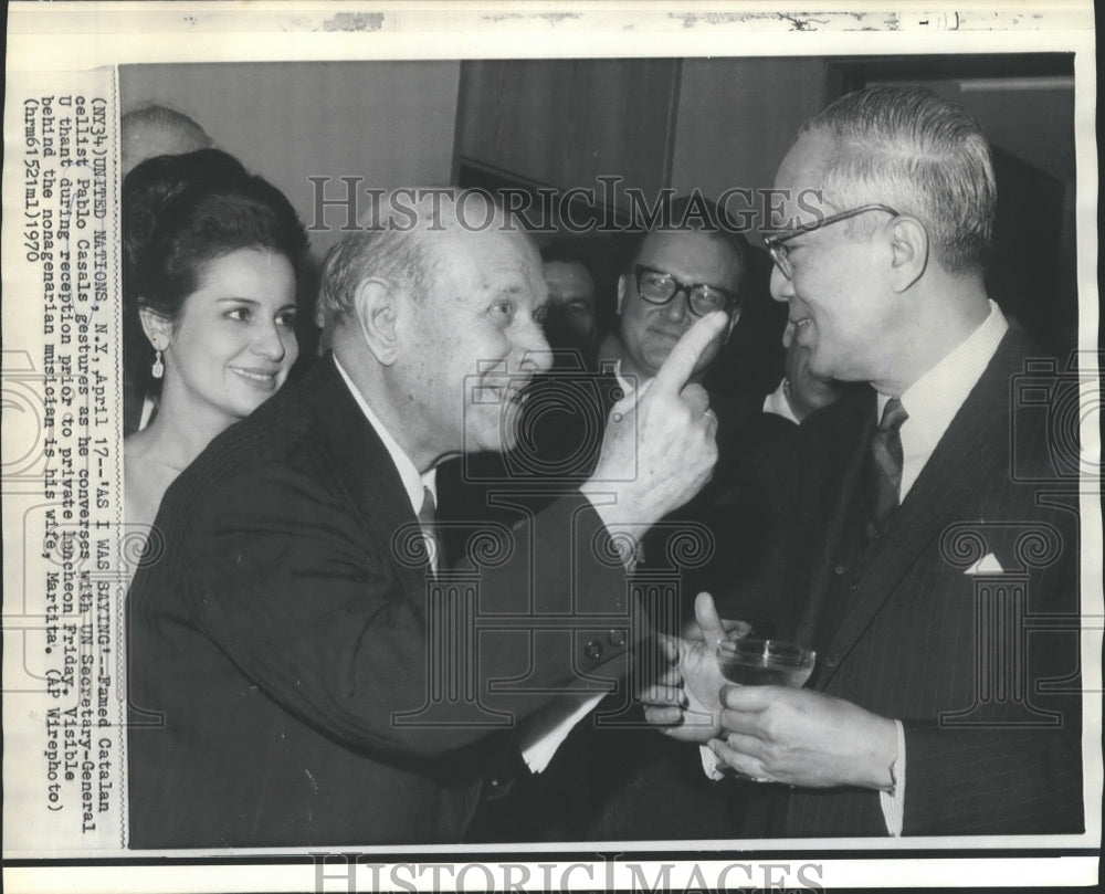 1970 Cellist Pablo Casals and others at United Nations reception - Historic Images