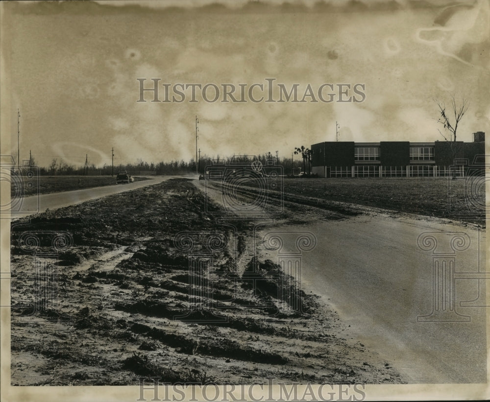 1964 Press Photo Chef Menteur Highway near Michoud Boulevard - noa60486 - Historic Images