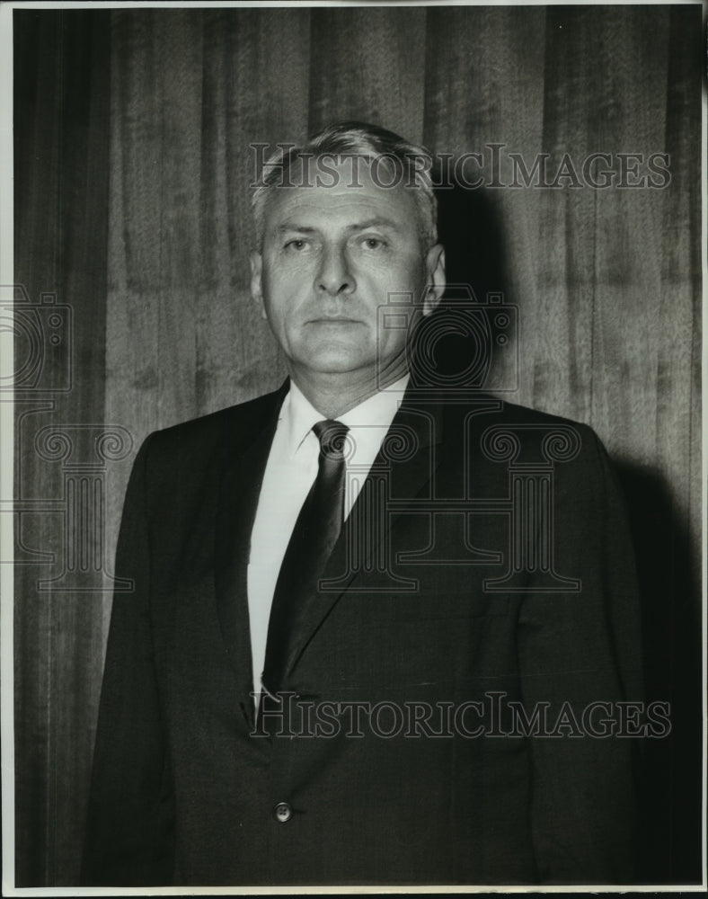 1969 Press Photo Thomas G. Chambers, Chief, Buildings and Grounds Section - Historic Images