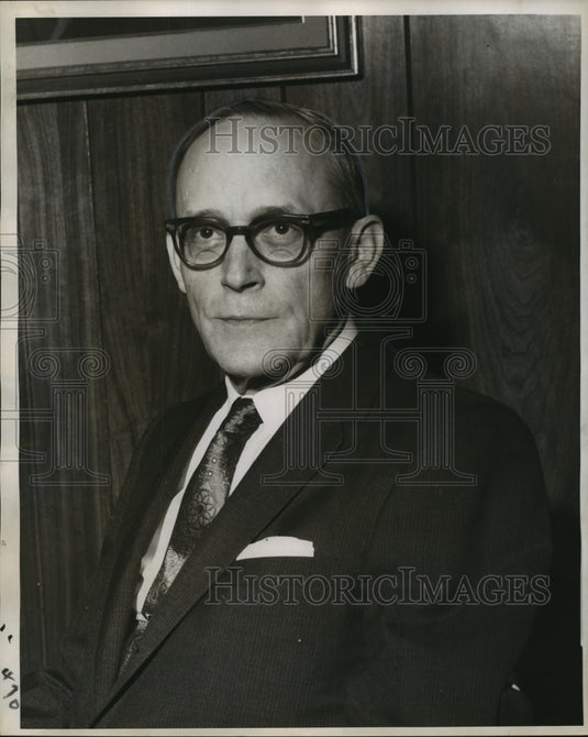 1968 Dr. Warren Cole, one of the pioneers of modern American surgery - Historic Images