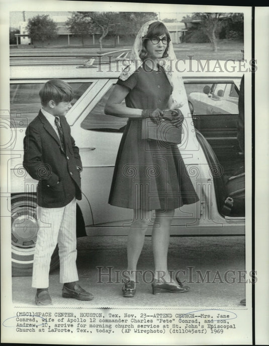 1969 Jane Conrad, wife of Apollo 12 commander Charles Conrad & son - Historic Images